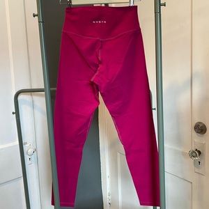 NVGTN Signature Legging - Magenta